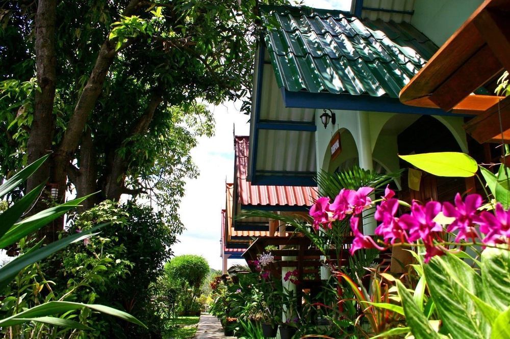 Pongphen Guesthouse - Sha Plus Certified Kanchanaburi Exterior photo